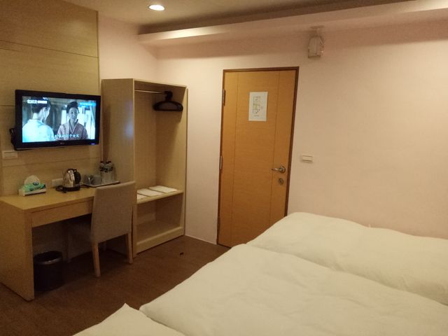 寶雅商務旅店｜近東大門夜市-三人房(三單床)-2