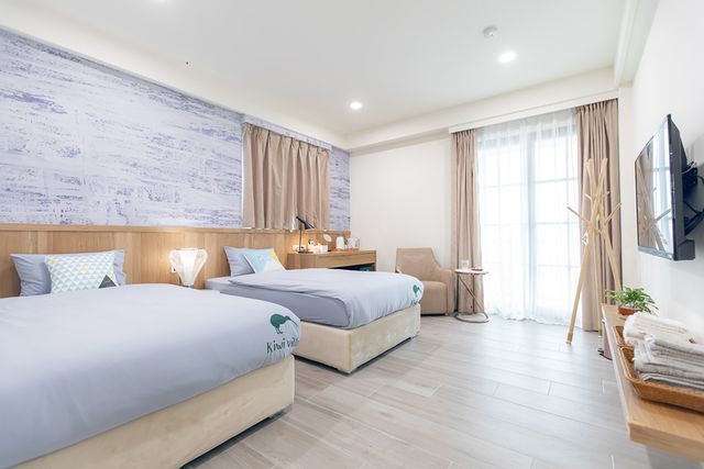 Kiwi Villa-Superior Twin Room with Balcony-1