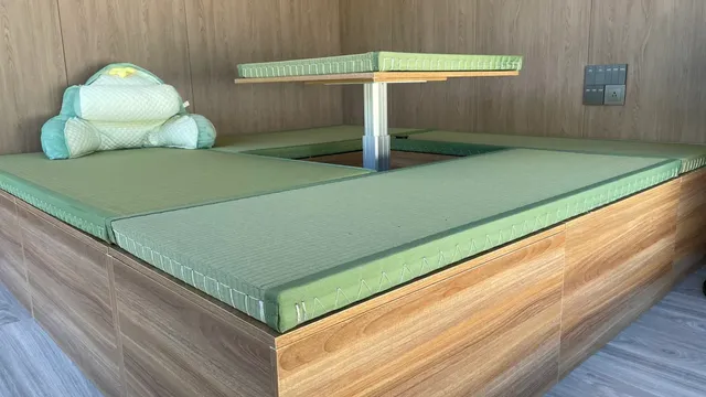 太空艙塌塌米桌子