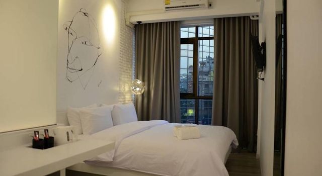 3HOWw Hostel Sukhumvit21-Superior room-1