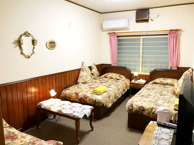 Pension Puppy Tail|函館站步行5分鐘/免費停車位-Twin Room with Shared Bathroom - Non-Smoking-1