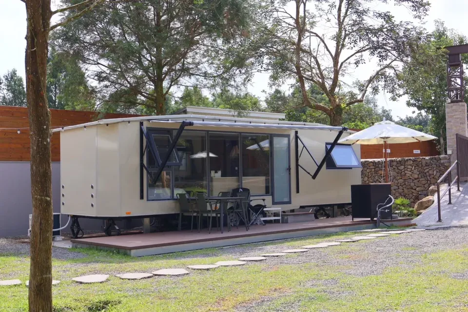 陌野露營車驛站|獨家85折起!新房型!豪華露營車、帳篷、獨立露臺、寵物友善-【露營車】加大四人房-1