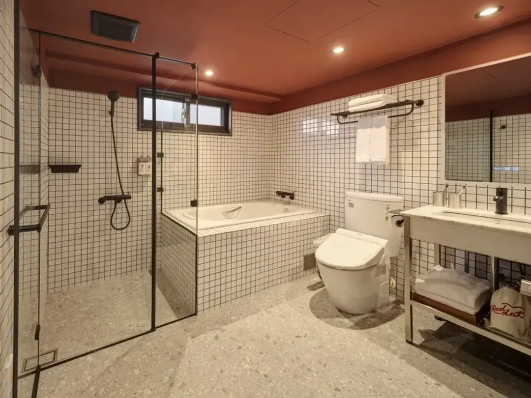 RedDot Hotel