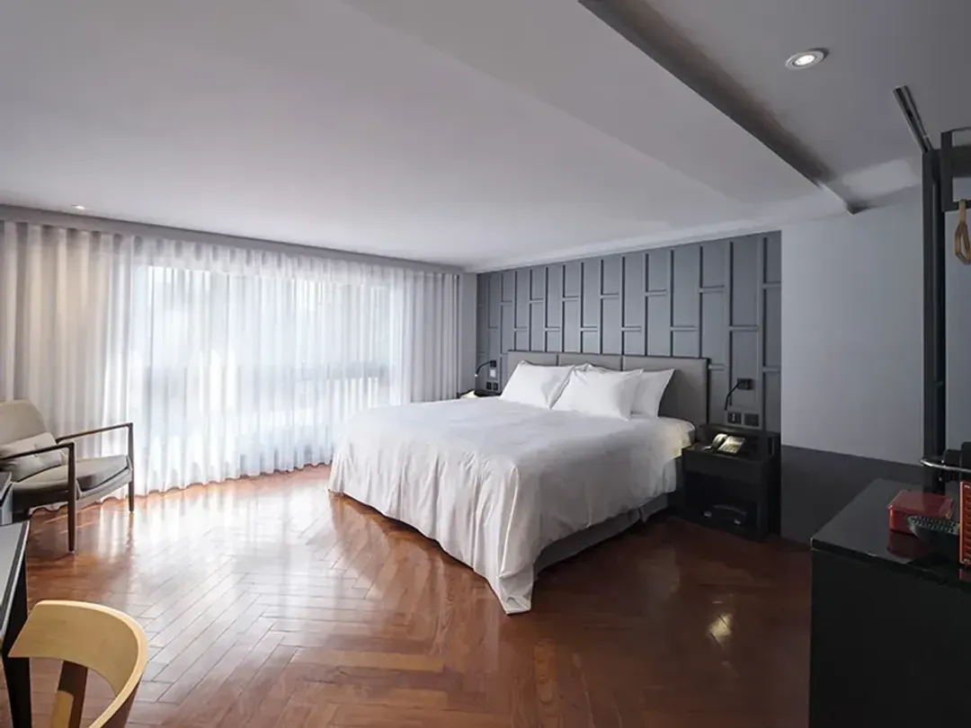 RedDot Hotel