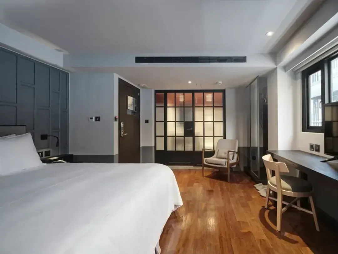 RedDot Hotel