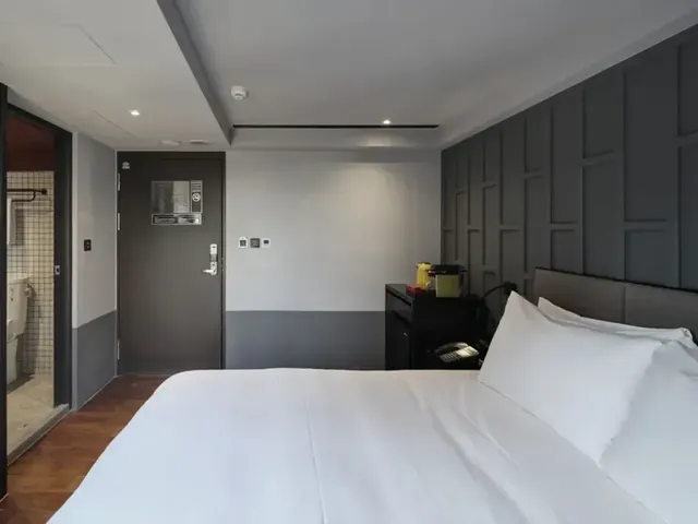 레드닷 호텔 (RedDot Hotel)-CLASSIC DOUBLE ROOM-Room Only-3