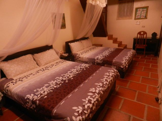 Pearl B & B-Family room-2