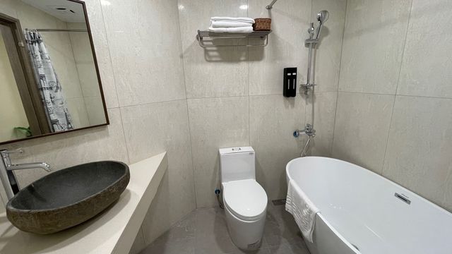 海的墾丁旅店 (Ocean KT Inn)-高級街景雙人房－附陽台-8