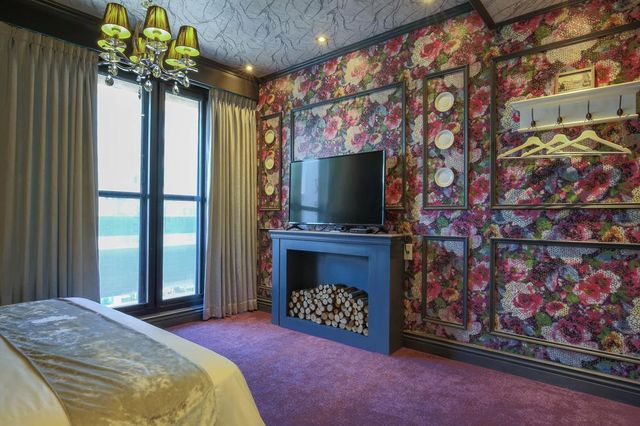 Bellus Inn｜老屋空間再造、設計旅店-花花風房型-4