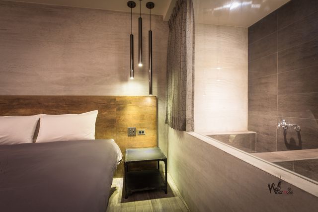 Wild Hotel-D-8