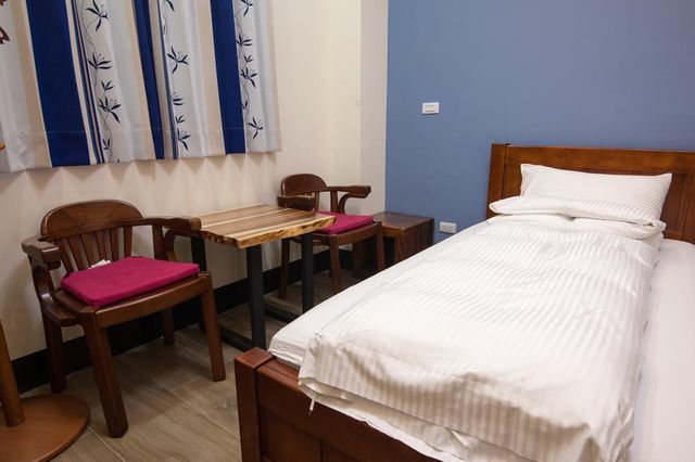 PlaceOfHeart-2 Single Beds Room-3