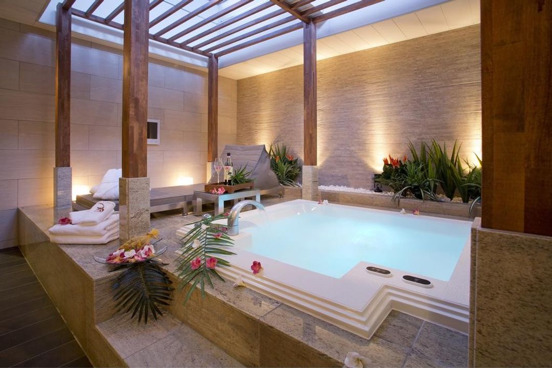 호텔 앤드 스파 로터스 모던 (Hotel and Spa Lotus Modern) (adult only)