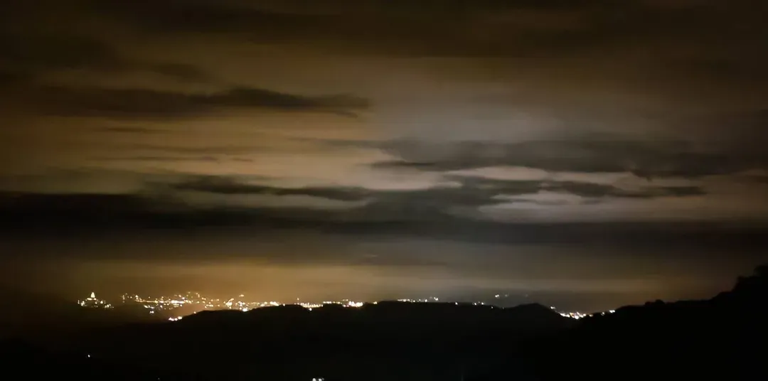 廿十八路露營區｜高海拔雲海秘境！超大草皮、觀星看日出首選