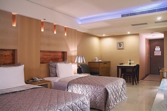 SLV Hotel Group-SLV Business Hotel-Deluxe Triple Room-2