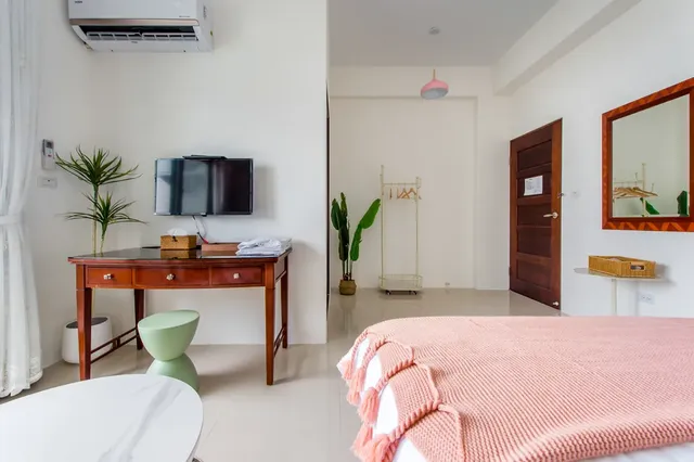Sakura B&B-Deluxe Double Room with Balcony-9