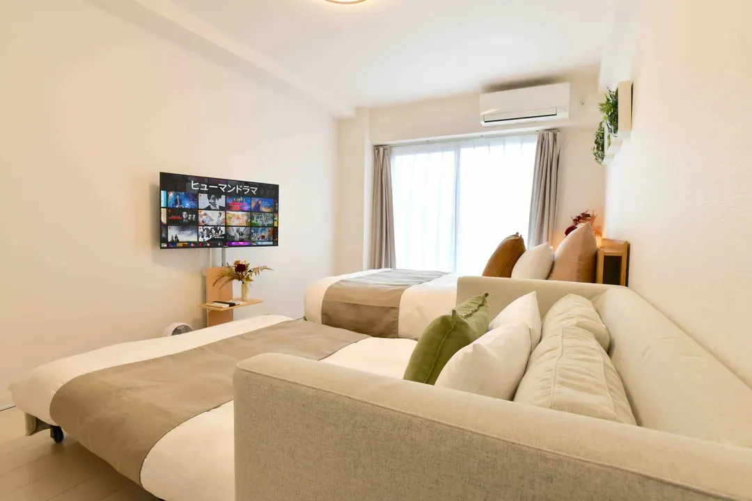 Cozy Apartment in Osaka’s Vibrant Naniwa District, 6-min walk from Sta., 1-4ppl, 40-in TV with Netflix