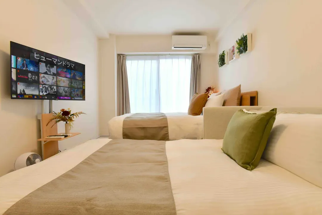 Cozy Apartment in Osaka’s Vibrant Naniwa District, 6-min walk from Sta., 1-4ppl, 40-in TV with Netflix