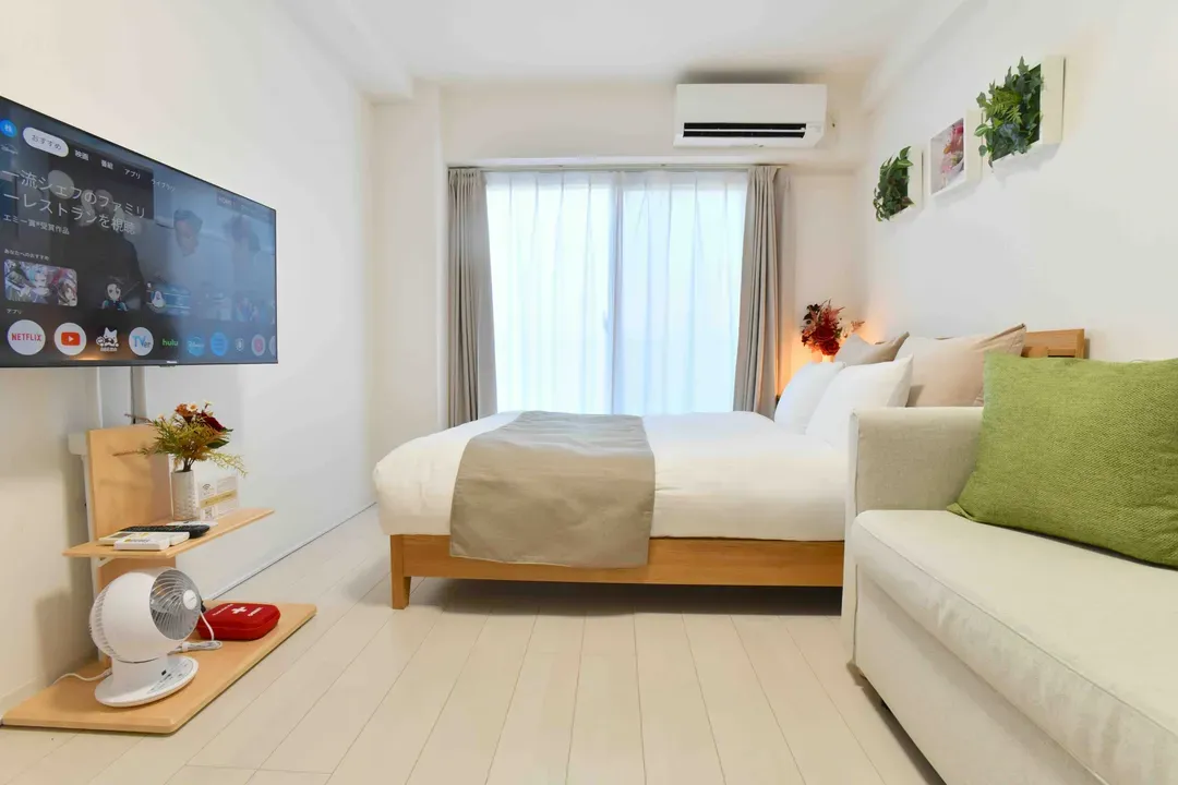 Cozy Apartment in Osaka’s Vibrant Naniwa District, 6-min walk from Sta., 1-4ppl, 40-in TV with Netflix