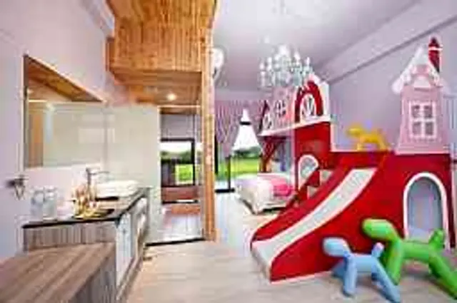 Fairy tale village ecological farm B & B-宜2113號粉紅城堡民宿 -4人景觀城堡 l田中央大落地窗 l獨棟獨院 l大溫泉湯屋 l獨立陽台可烤肉 l餵魚喝奶奶 l夕陽 l日出 l 不挑房-3