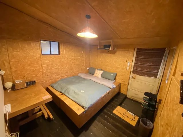哈比小屋雙人房,房間小巧溫馨
