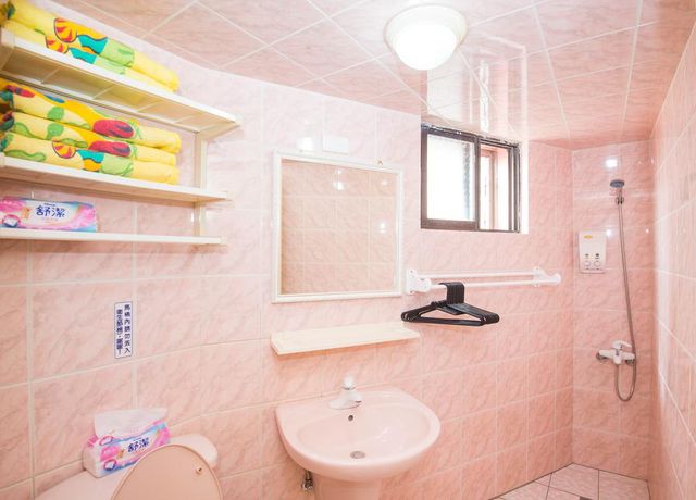 Happy Homestay-Colorful five-person room-4
