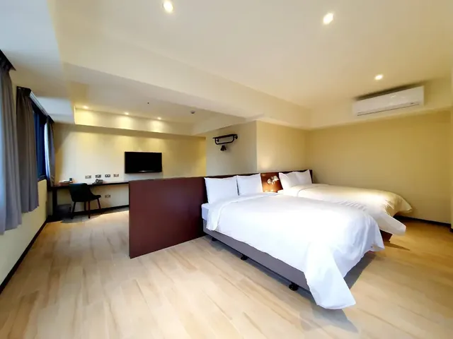 Just Live Inn -New Dahua-Deluxe Quadruple Room-5