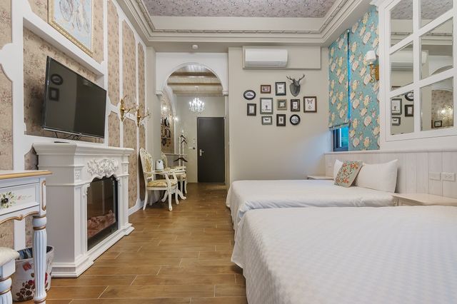 THE DAWN B&B-Large Quad Room-6