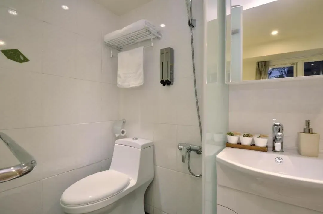 Fengjia Green Hotel