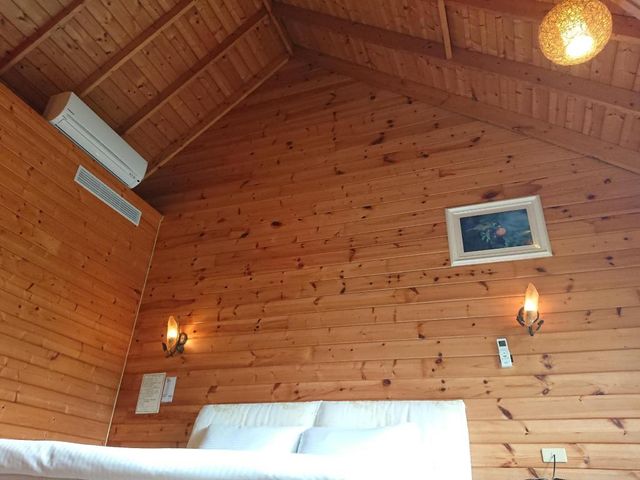 Sakura Villa-Log honeymoon double room-3