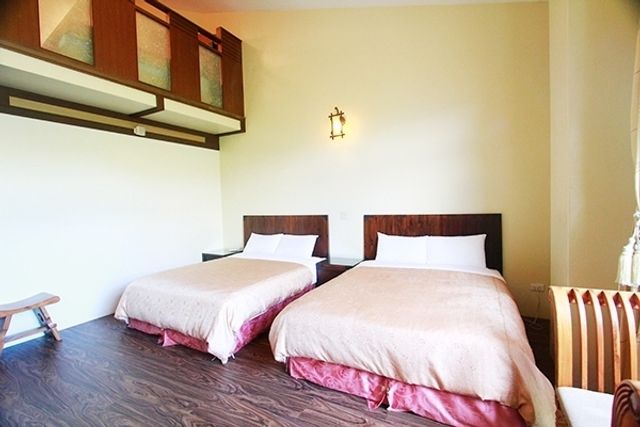 운우로우 홈스테이 (Yun Wu Lou Homestay)-Louzhonglou six person room-2