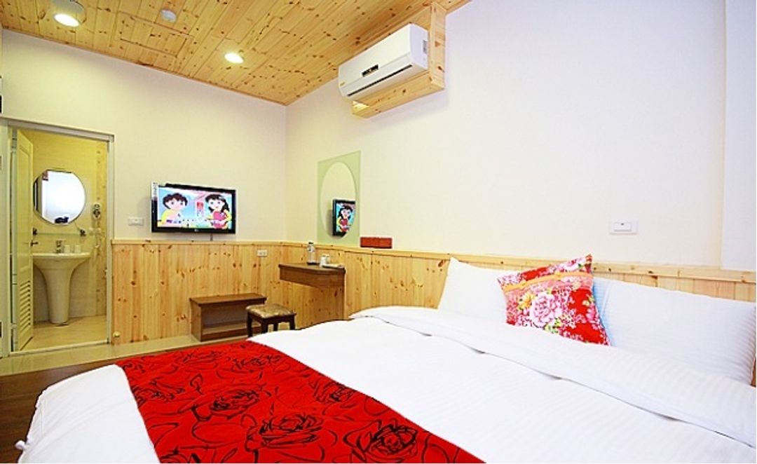 Sun Moon Lake Crystal House