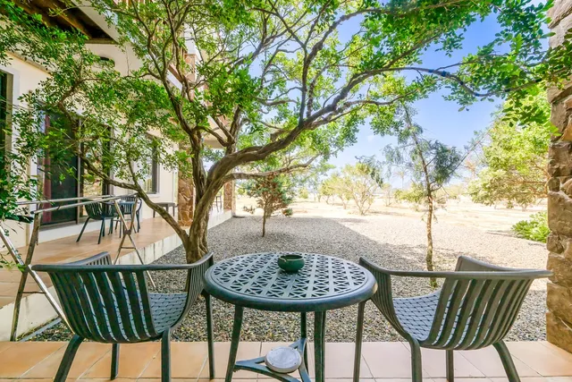 서던 선 홈스테이 북관 (Southern Sun Homestay North House)-King Twin Room with Garden View-15