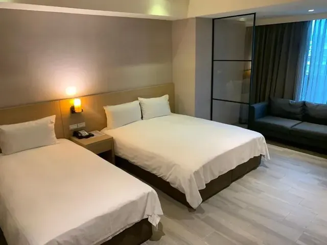 Grand BAY Resort-2025 Elite Room (Triple Room, One Large Bed, One Small Bed)-5