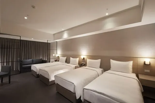 Grand BAY Resort-2025 Elite Room (4 persons, 4 single beds)-1