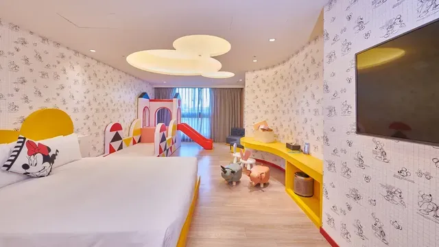 Grand BAY Resort-2025 Mickey Family Room (4 people room)-2