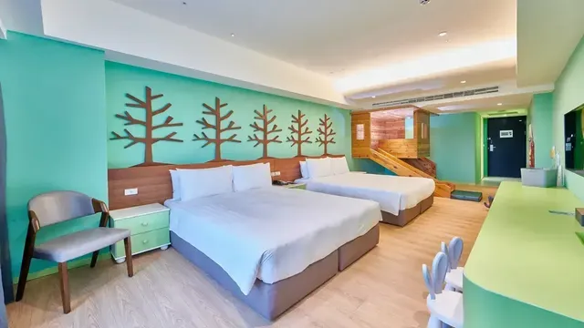Grand BAY Resort-2025 Treehouse Slide Family Room (4-person room)-1