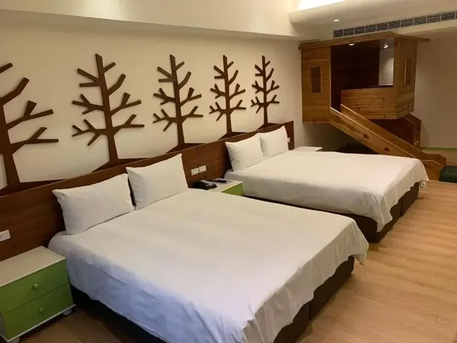 Grand BAY Resort-2025 Treehouse Slide Family Room (4-person room)-3