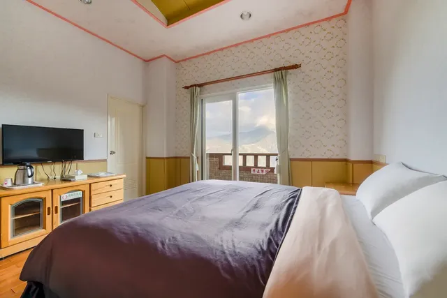 Chingjing New Paradise Bed and Breakfast-Double Room with Mountain View-3