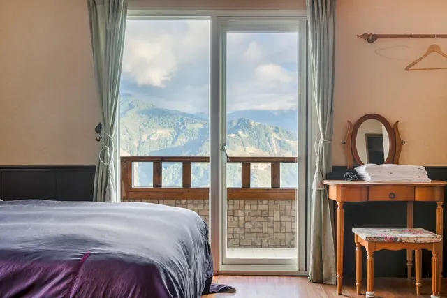 Chingjing New Paradise Bed and Breakfast-Quadruple Room with Mountain View-3