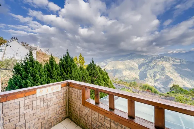 Chingjing New Paradise Bed and Breakfast-Quadruple Room with Mountain View-11