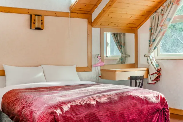 Chingjing New Paradise Bed and Breakfast-Deluxe Double Room with Bathtub-13