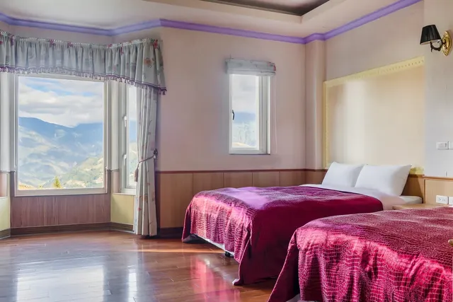 Chingjing New Paradise Bed and Breakfast-Deluxe Quadruple Room-5