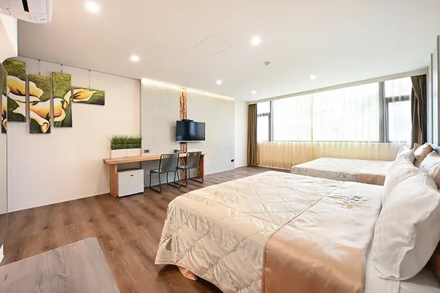 Lake View Resort-Quad Room-6