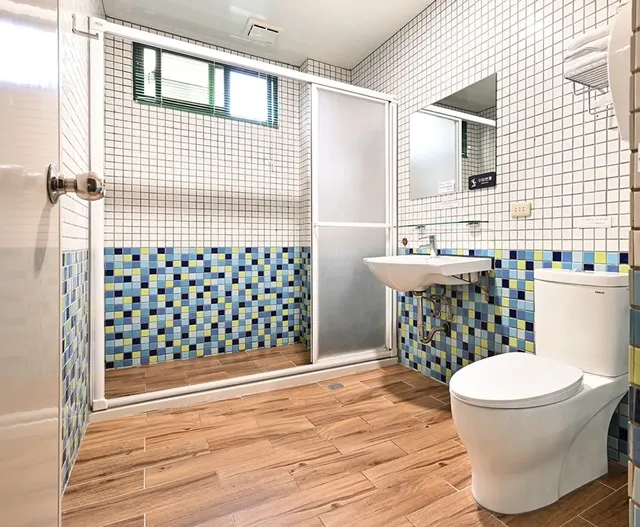 Lake View Resort-Quad Room-11