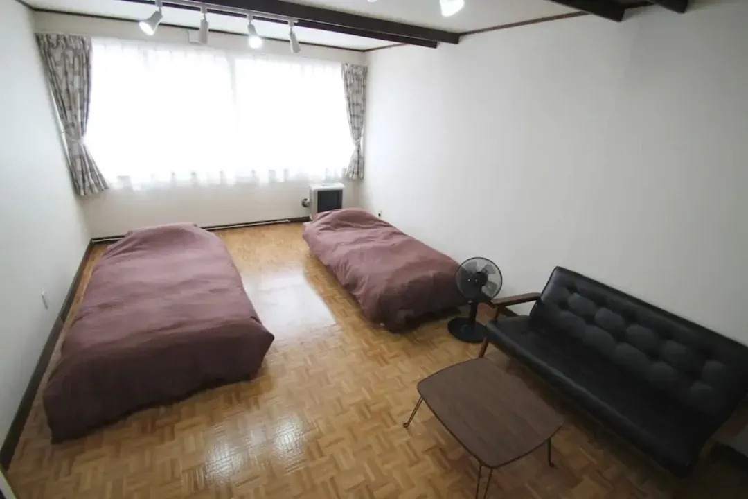 Japanese-style house Subway St