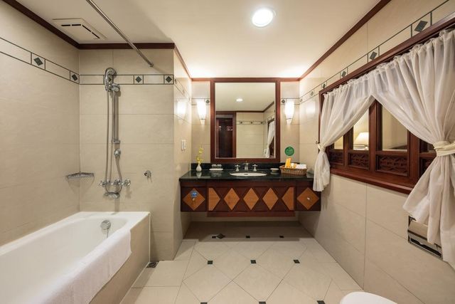 Naruwan Hotel-Deluxe Double Room-6