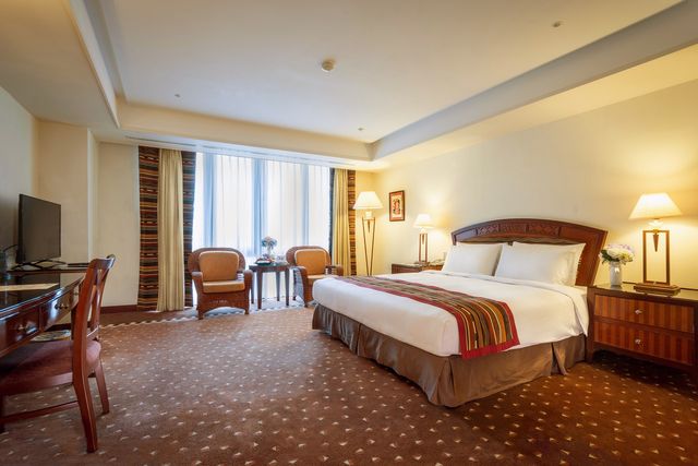 Naruwan Hotel-Deluxe Double Room-3