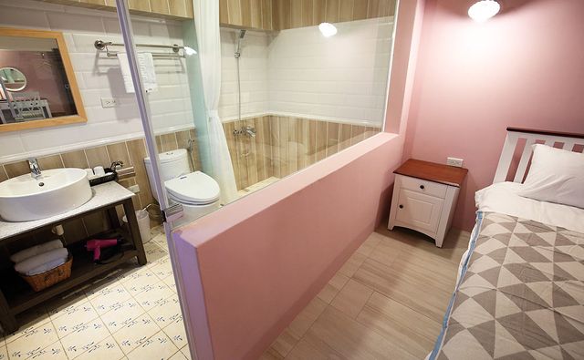Houshan Chengbao Homestay-Romantic pink (2 person room)-7