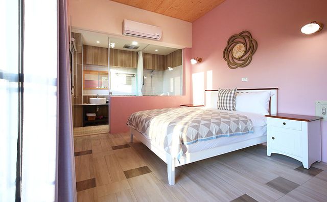 Houshan Chengbao Homestay-Romantic pink (2 person room)-4