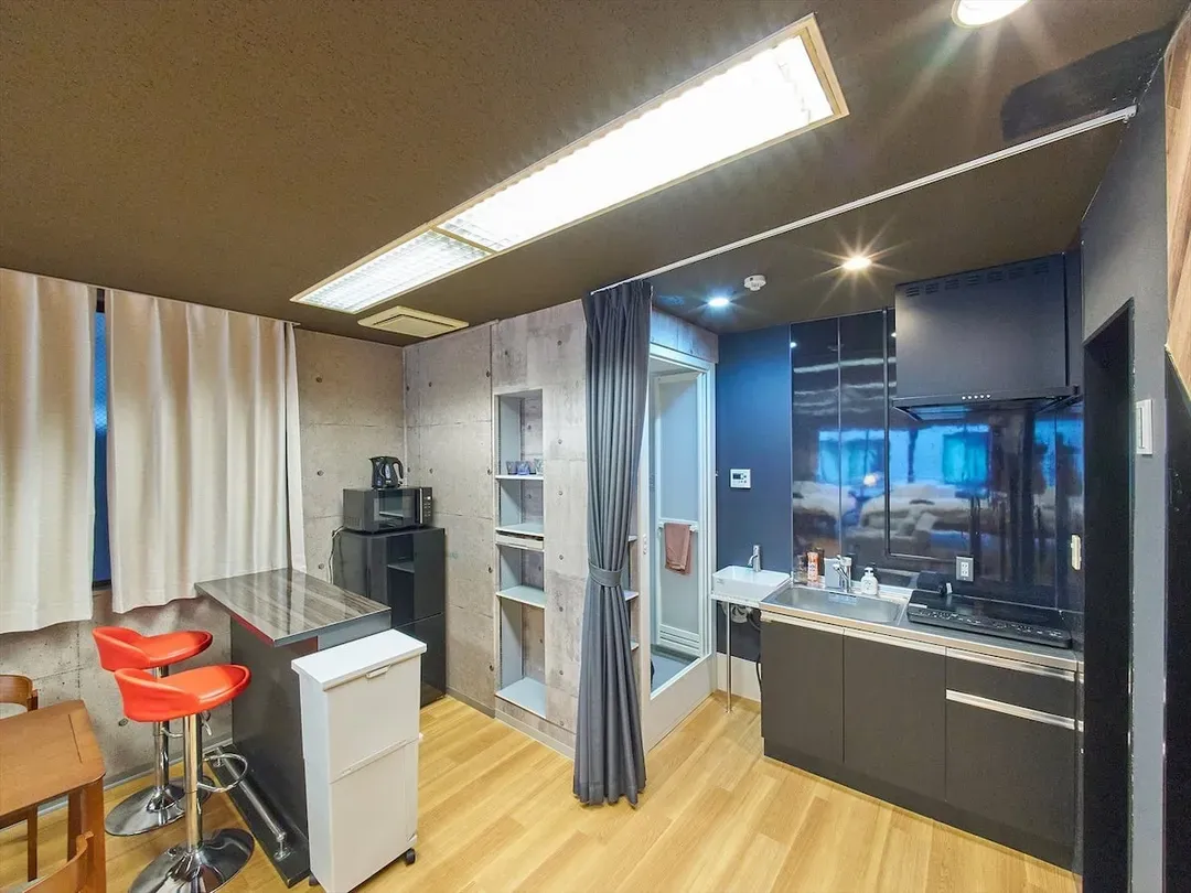 4min Walk from Shimbashi Station/walk to Ginza, Imperial Palace&Tokyo Tower/38㎡/Max 6pax/2F